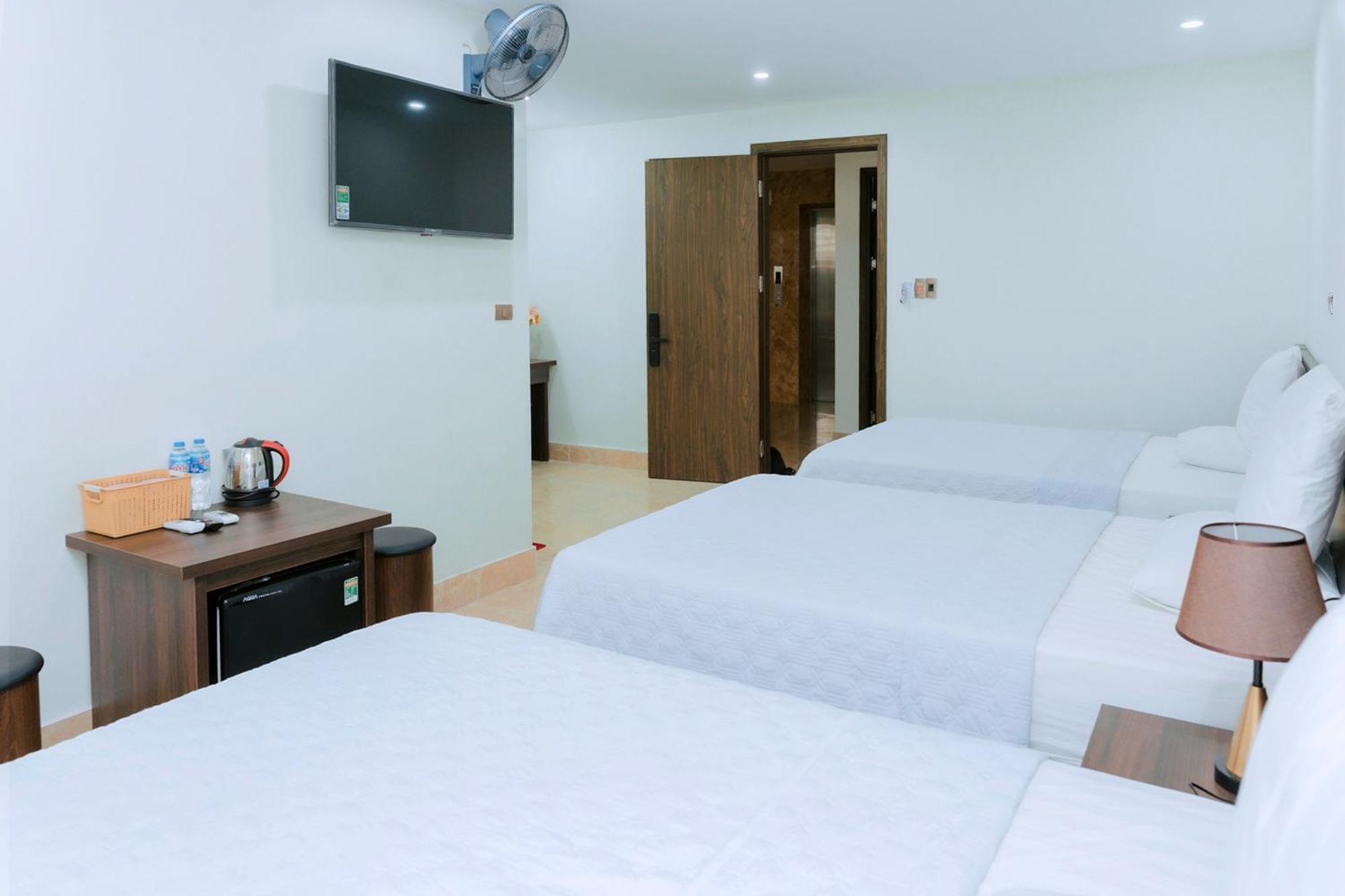 Thu Ha Hotel Uong Bi Esterno foto