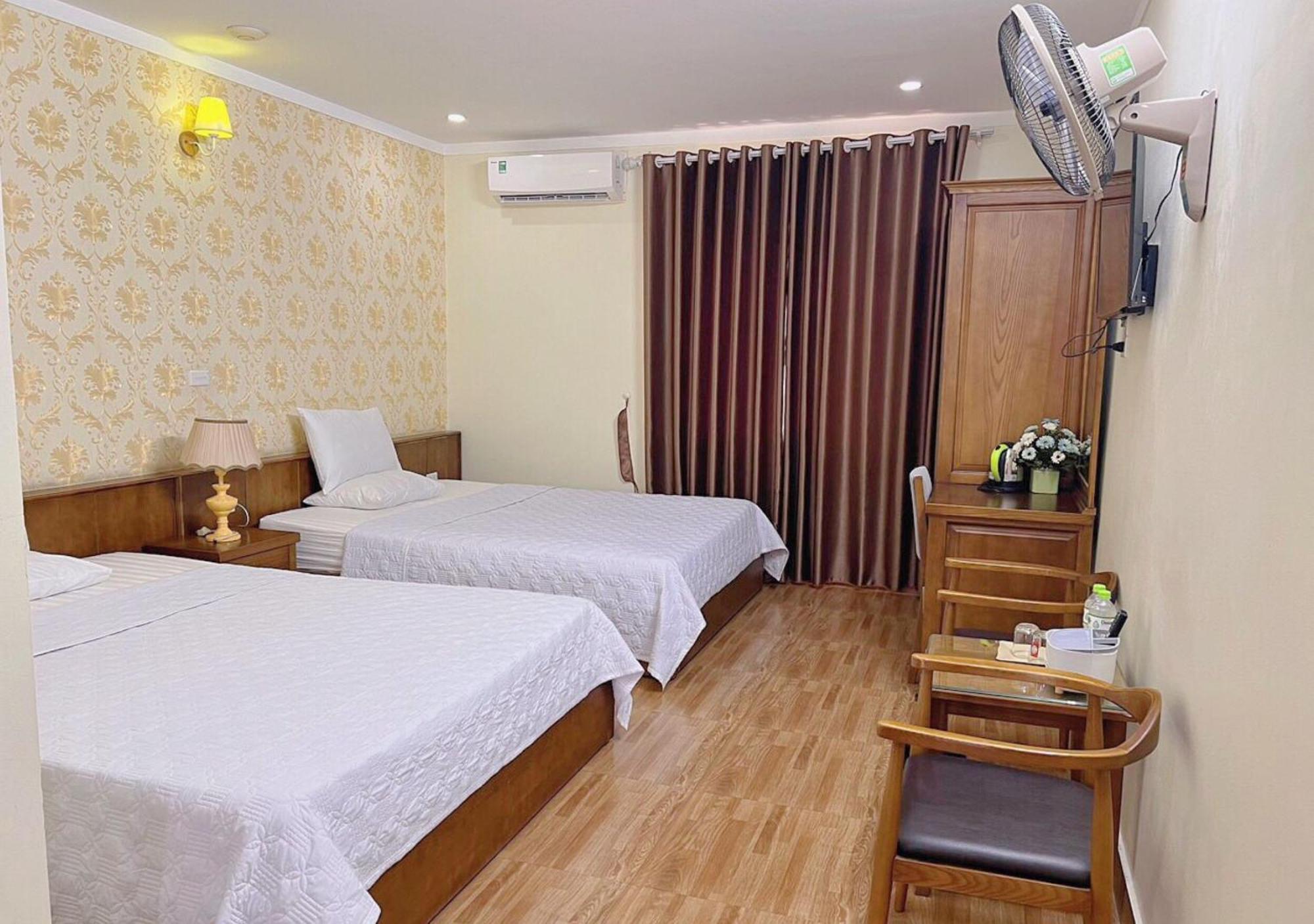 Thu Ha Hotel Uong Bi Esterno foto