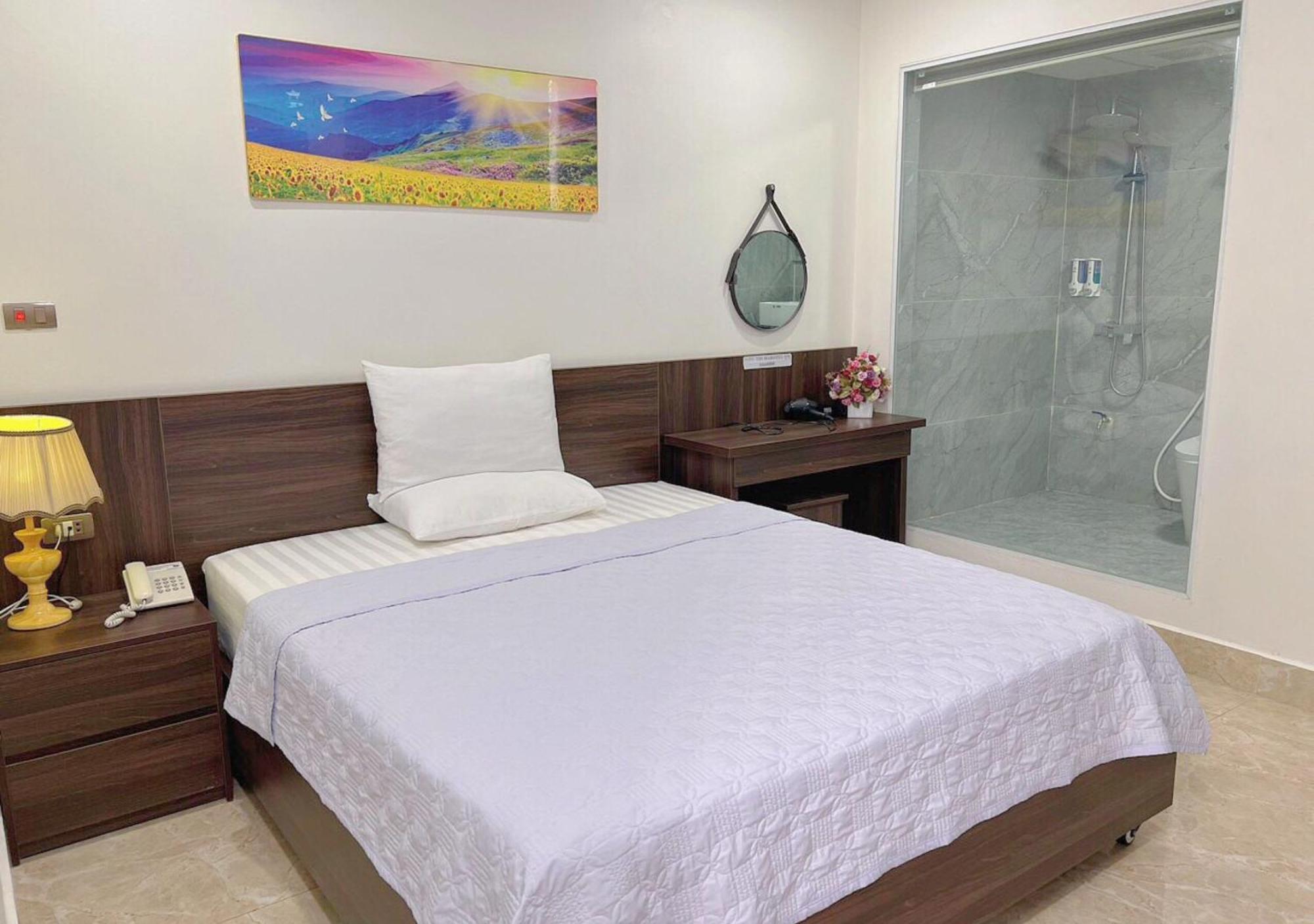 Thu Ha Hotel Uong Bi Esterno foto