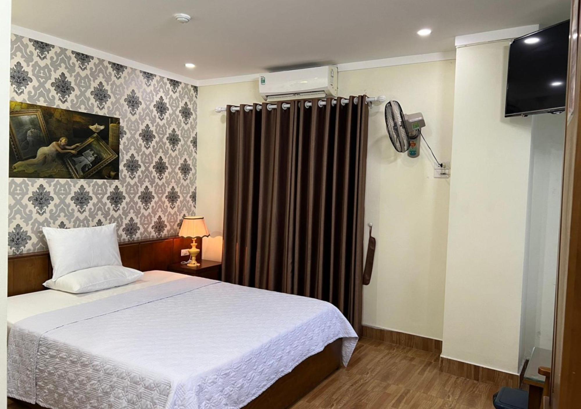 Thu Ha Hotel Uong Bi Esterno foto