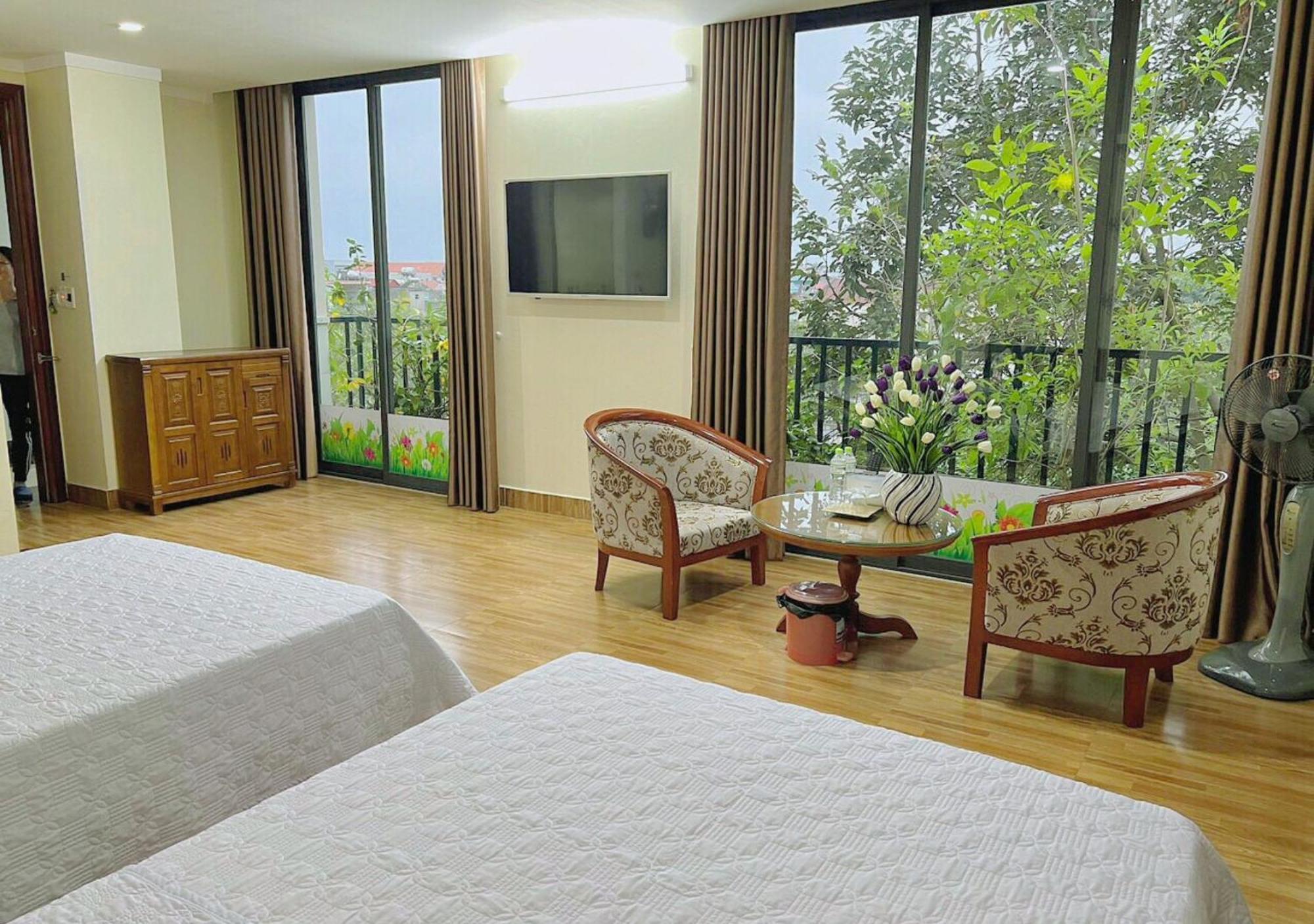 Thu Ha Hotel Uong Bi Esterno foto